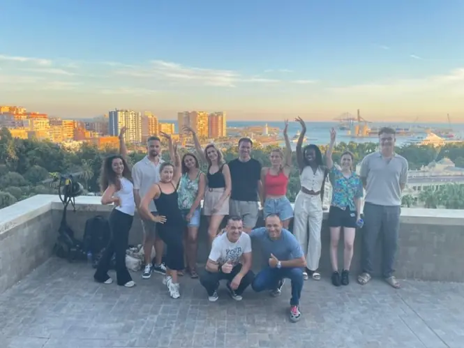 ¿Cuál es la Diferencia entre Bachata y Salsa? Guía para Principiantes