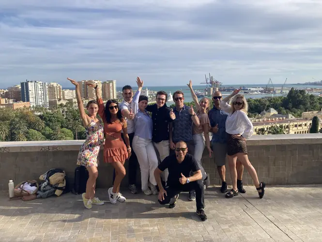 ¿Cuánto Tiempo Se Tarda en Aprender Bachata? Guía Realista por Niveles